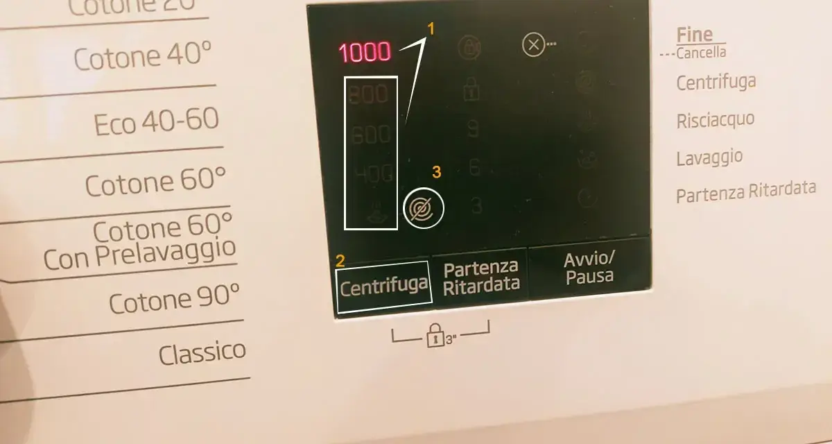 Pannello lavatrice con opzioni di lavaggio. Selezionata centrifuga a 800 giri, parte del programma scarico acqua lavatrice.