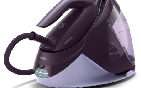 Ferro da stiro Philips PerfectCare 7000, viola, con serbatoio trasparente e tubo flessibile.