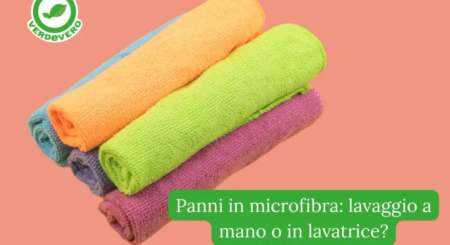 Panni colorati in microfibra tessuto, perfetti per ogni tipo di pulizia.
